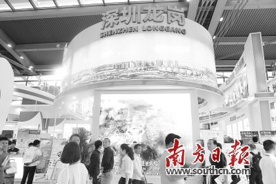 第十七屆高交會深圳龍崗展區，前來參觀的市民絡繹不絕。朱洪波