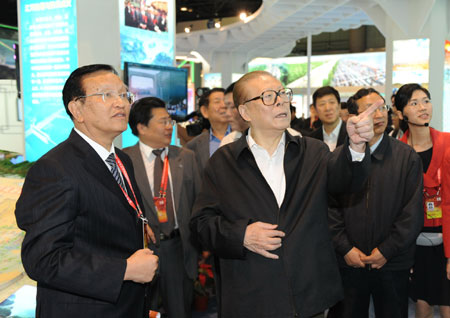 Top Chinese leaders including President Hu Jintao on Saturday visited an exhibition showcasing the achievements New China has made in the past six decades.