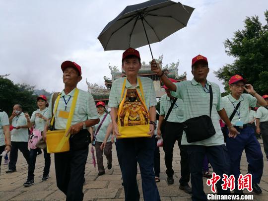 臺灣苗栗百餘名信眾赴“媽祖故里”湄洲島謁祖進香