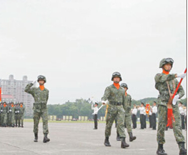 臺軍慶黃埔軍校90週年“天下第一旅”參加校閱