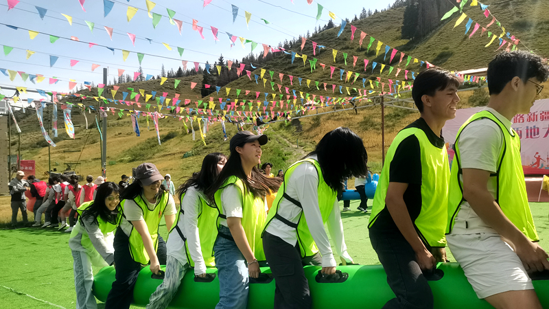 6月23日，在南山，新臺兩地大學生正在進行團建。 記者王磊攝_副本_副本.jpg