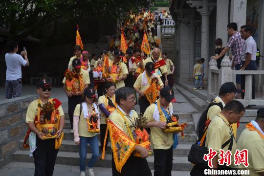 時隔200餘年臺灣民雄慶誠宮重回湄洲祖廟謁祖進香