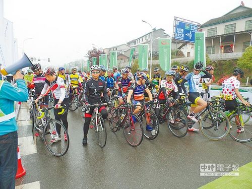 張家界舉行自行車賽臺灣選手包攬男女組冠軍