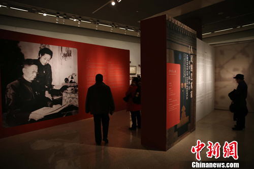 資料圖：中國美術館首次全面展示老舍夫婦藏品遺作。中新社發 楊可佳 攝