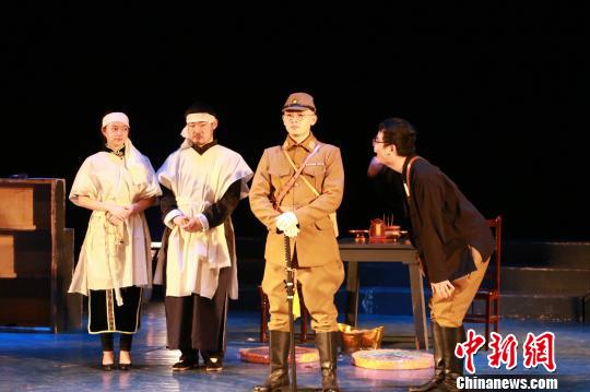 重慶第二屆青年戲劇演出季開幕青年創作展多元化
