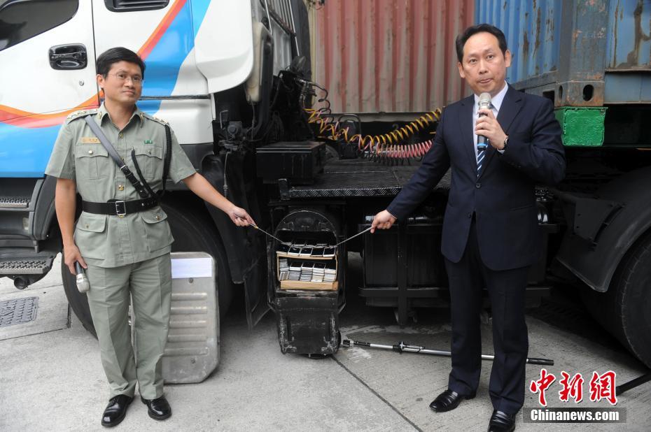 香港海關搗破走私手機集團 查獲9300部手機