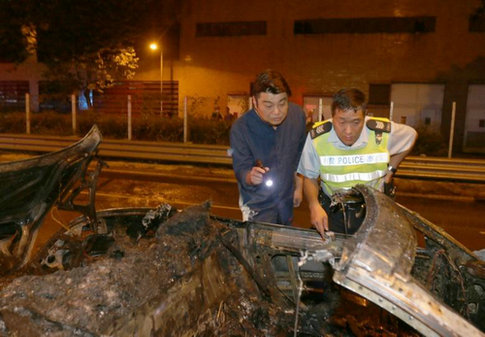 香港男星阮兆祥遇車禍 跑車撞貨車“自焚”