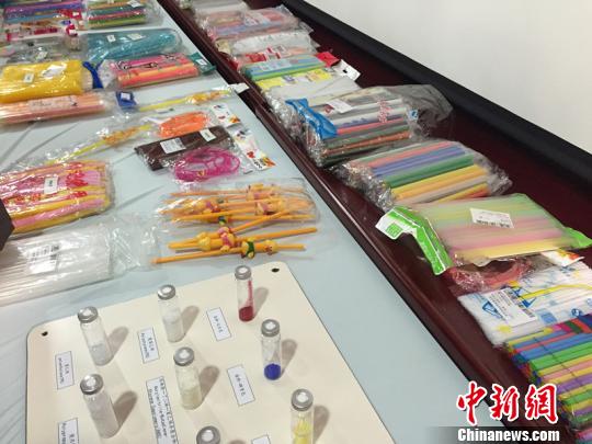 江蘇質監：七成吸管為“三無”産品品質安全隱患大