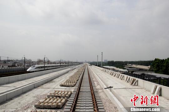 貴廣南廣鐵路廣州樞紐最長橋—東平水道特大橋架通