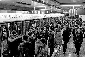 北京公交地鐵調價後首個工作日：公交今增6000次
