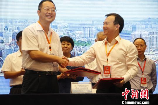 粵桂黔13城市簽署共建高鐵經濟帶行動計劃