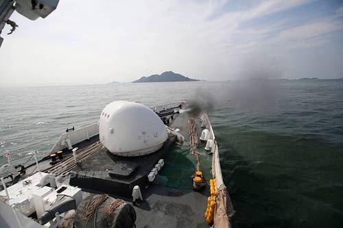 韓國海警于10月13日在仁川前海舉行了艦炮射擊訓練。
