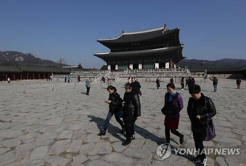 3月8日上午，在首爾，中國遊客以往常逛的韓國故宮景福宮清靜了許多。（韓聯社）