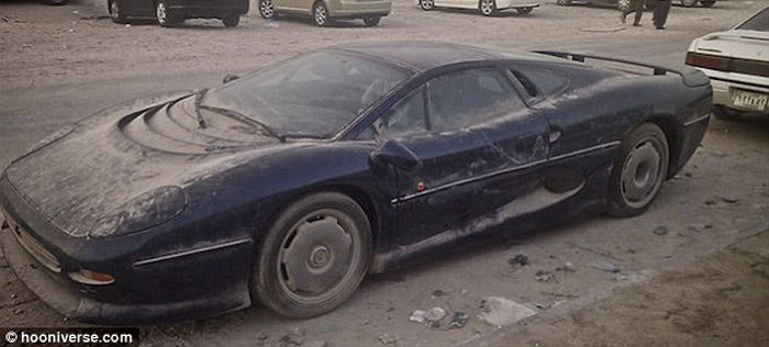 迪拜遍地豪車被遺棄