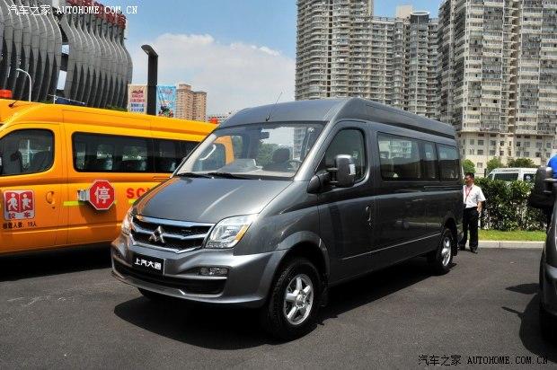 上汽大通上汽商用車上汽大通V802012款 2.5L定製版