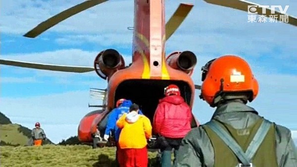 消防員開直升機花20萬救驢友 卻發現對方僅是腳破皮