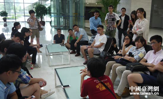 GBOX孵化器聯合創始人李豐與兩岸大學生進行交流分享.jpg
