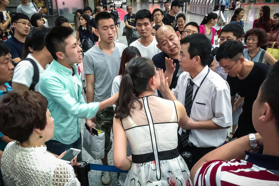 廣州暴雨致航班取消延誤 乘客申訴