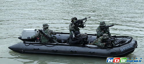 臺灣海軍陸戰隊特勤隊反恐操演 展現軍風(圖)