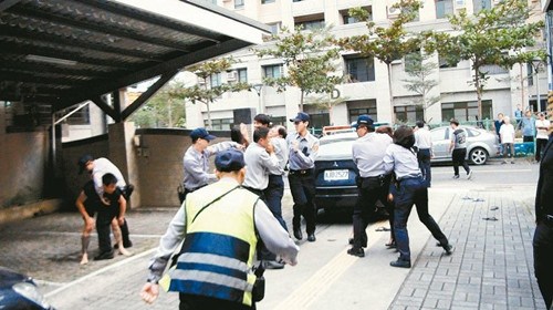 臺41歲癌症晚期男子扔汽油彈女友活活被燒死