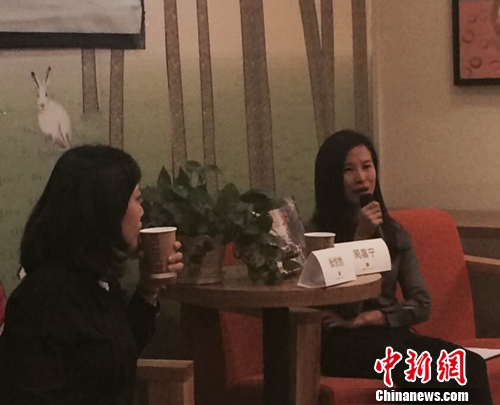 張悅然為周嘉寧新書助陣:我是她辦活動標準道具 張悅然為周嘉寧新書助陣:我是她辦活動標準道具
