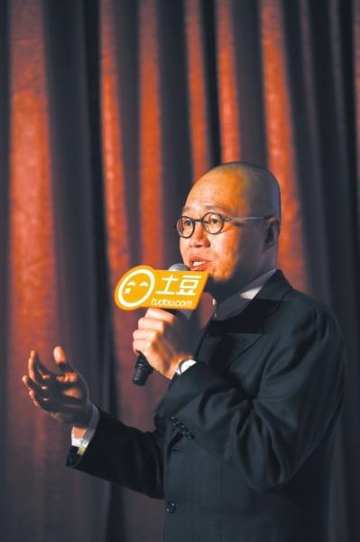 陳丹青要開講:學不會易中天 面對鏡頭時不善言談 陳丹青要開講:學不會易中天 面對鏡頭時不善言談