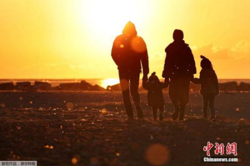 資料圖：日本民眾紀念3�11大地震