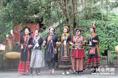 兩地少數民族歌舞交流匯演