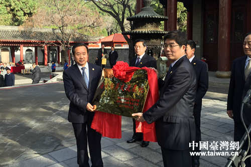 4月5日，“海峽兩岸交流基地”授牌儀式在黃帝陵舉辦