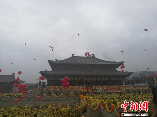 海峽兩岸數千人山西高平冒雨共拜炎帝