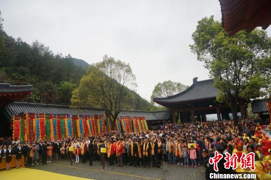 海峽兩岸共祭軒轅黃帝典禮在浙江縉雲舉行 詹堅宇 攝