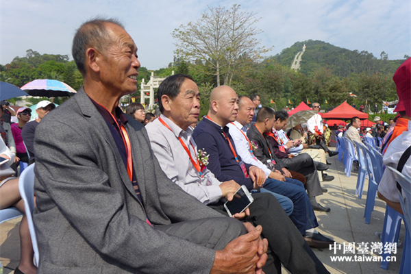 臺灣鄉親觀看開幕式文藝表演