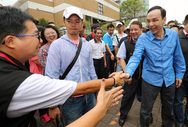  民眾建議剃髮明志 朱立倫笑答：頭髮已不多