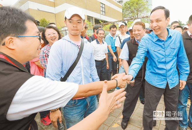 朱立倫首下鄉火力全開：炮轟民進黨網路抹黑 不再躺著選