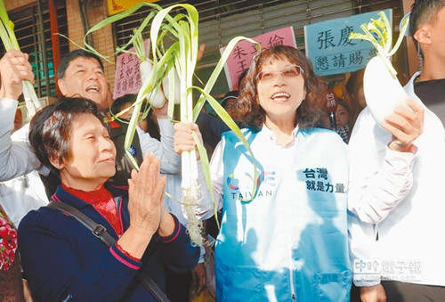 王如玄“掃街處女秀”風格神似朱立倫（圖）