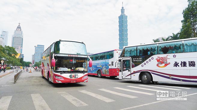 臺“大選”前陸客團驟減 8成遊覽車無生意可做