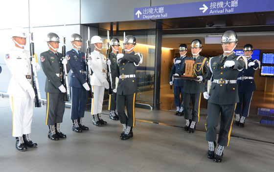 臺灣迎遠征軍緬甸陣亡將士英靈入“忠烈祠”