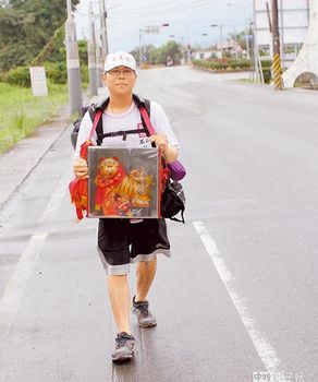 徒步環島洗滌心靈臺灣半盲青年重獲新生（圖）