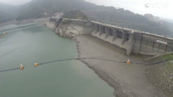 　　天降甘霖，但石門水庫集水區雨勢不大。（圖片來源：東森新聞）