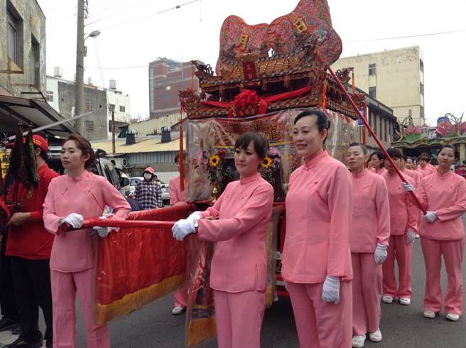 臺灣龍德宮“四媽祖”謁祖 “仙女轎班”格外吸睛