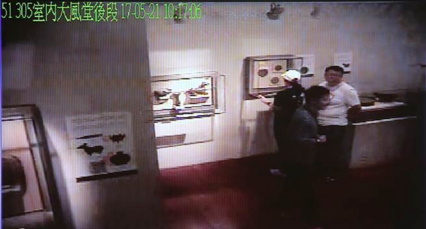 臺北故宮博物院展櫃"自己開啟" "立委"稱"靈異事件"