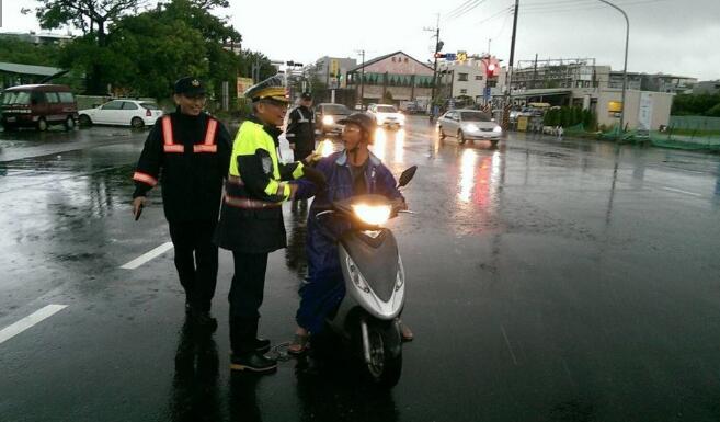 臺灣臺南暴雨達300毫米 多處積水引民眾怨聲載道