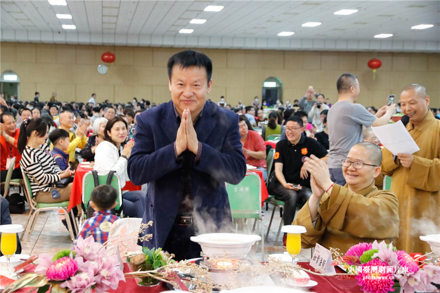 雲南省臺辦副主任崔冰成出席圍爐。（台灣網 劉燕萊 攝）