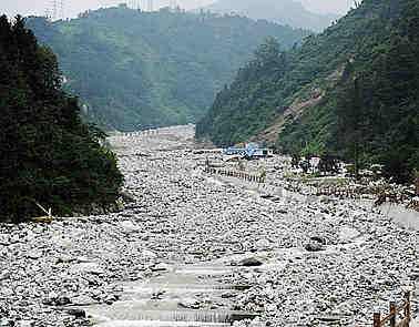 汶川映秀遭暴雨泥石流侵襲 受災嚴重滿目瘡痍