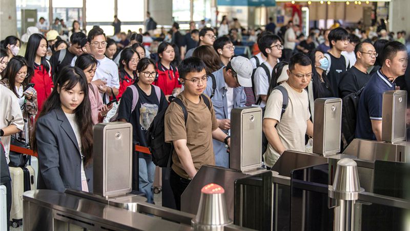 “五一”假期將至 消費提前“熱”起來
