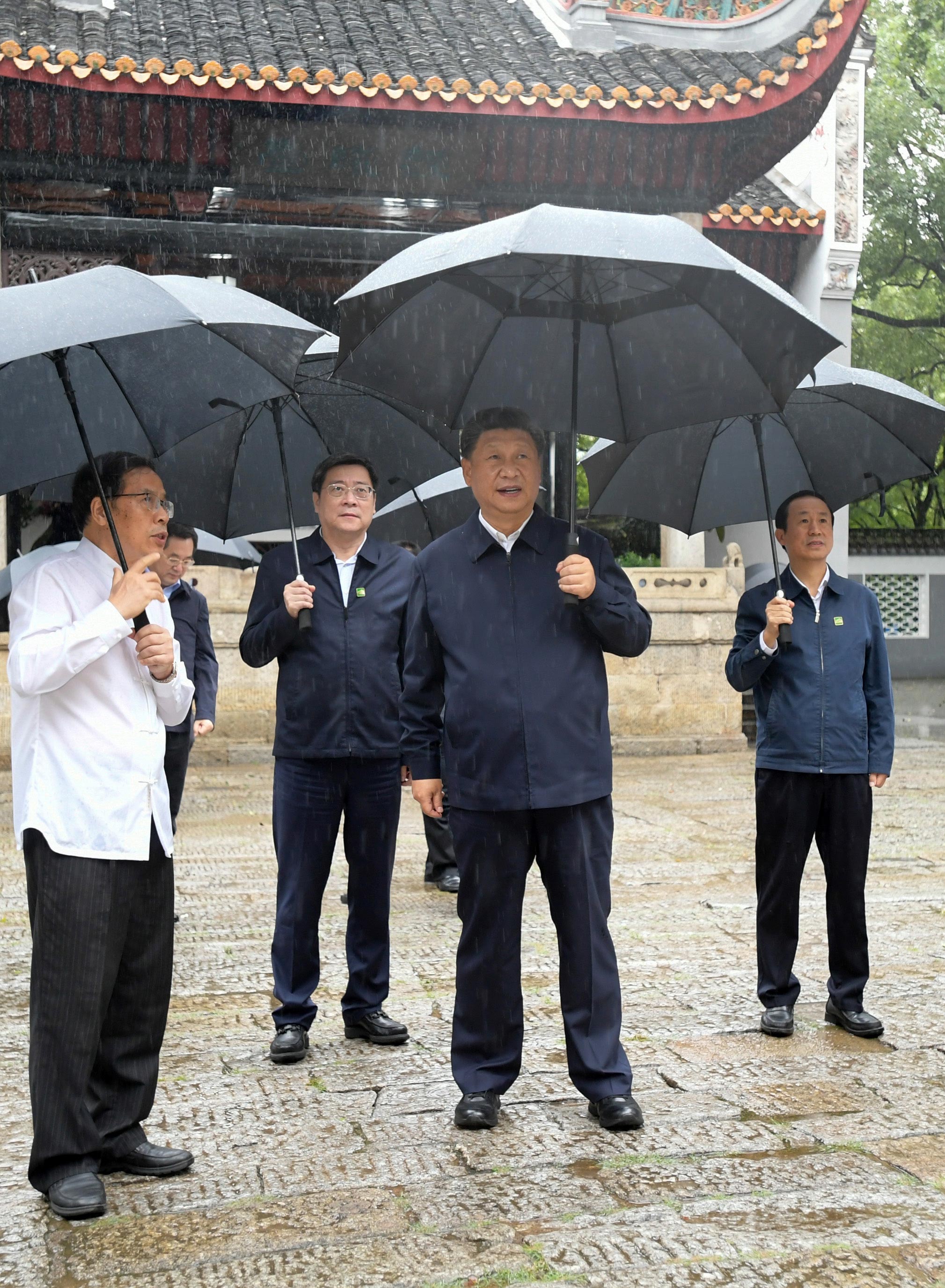 9月16日至18日，中共中央總書記、國家主席、中央軍委主席習近平在湖南考察。這是17日下午，習近平在湖南大學岳麓書院考察調研，了解人才培養、文化傳承等情況。