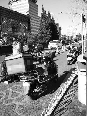 團夥點餐偷車 外賣小哥傷不起