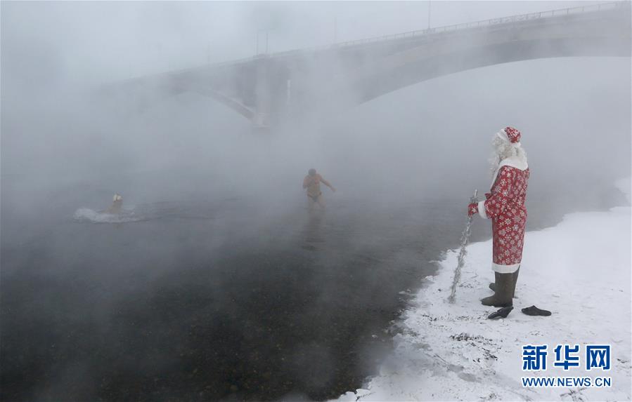 終於不用PS了！全球圍觀撒哈拉沙漠罕見降雪(圖)