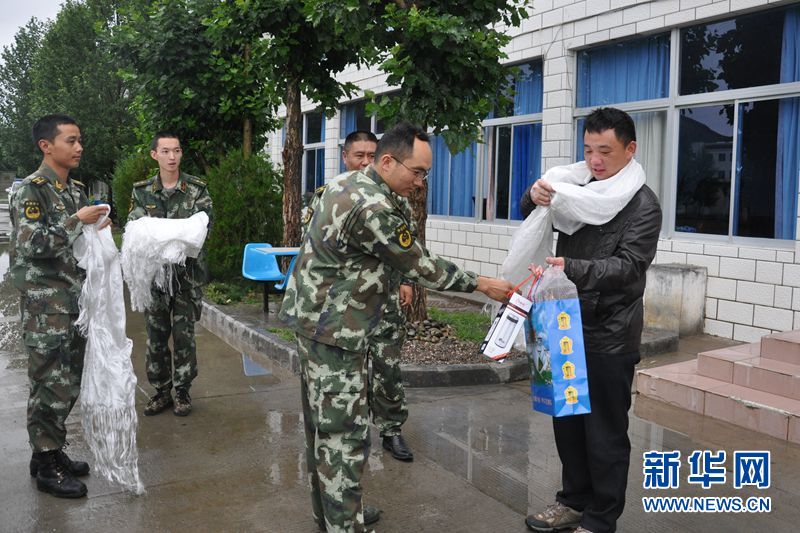 高原烙上奉獻足跡 心中留下友誼種子--西藏邊防總隊機動支隊歡送援藏期滿幹部