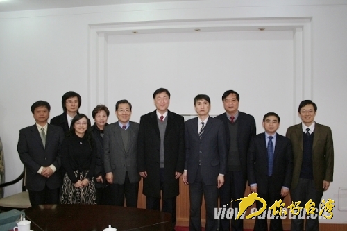 山东大学副校长陈炎主持座谈会与逢甲大学代表团进行交流后合影